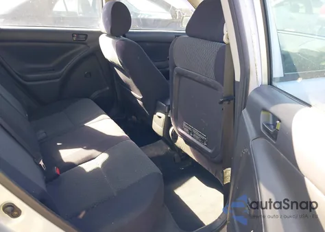 2005 Toyota Matrix z USA, uszkodzony, nr VIN 2T1KR32E15C332048